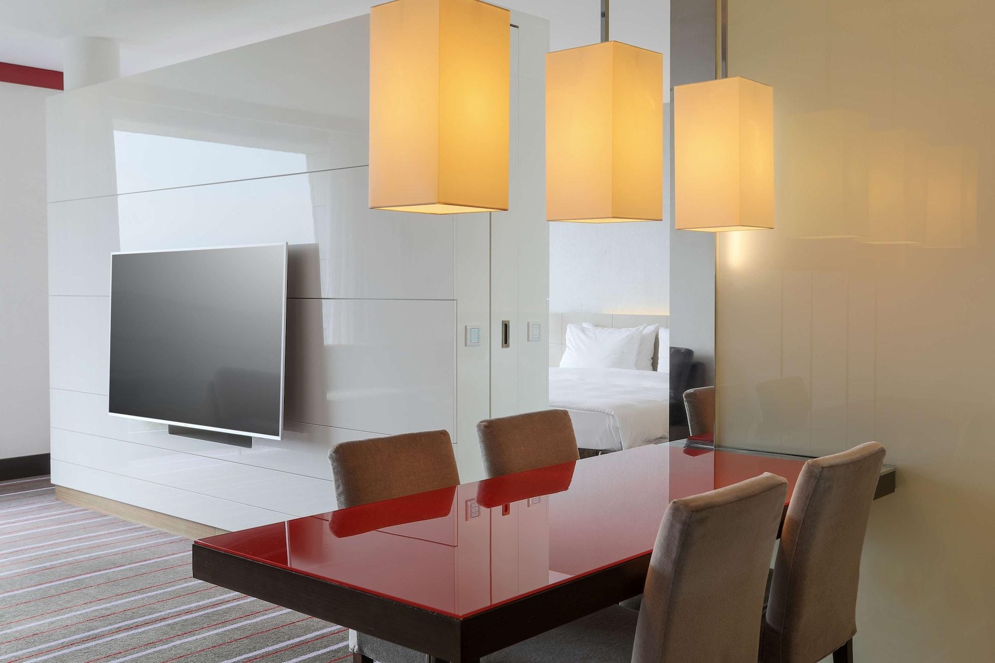 Radisson Blu Media Harbour Hotel, Duesseldorf Esterno foto
