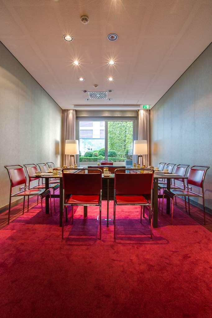 Radisson Blu Media Harbour Hotel, Duesseldorf Amenities foto