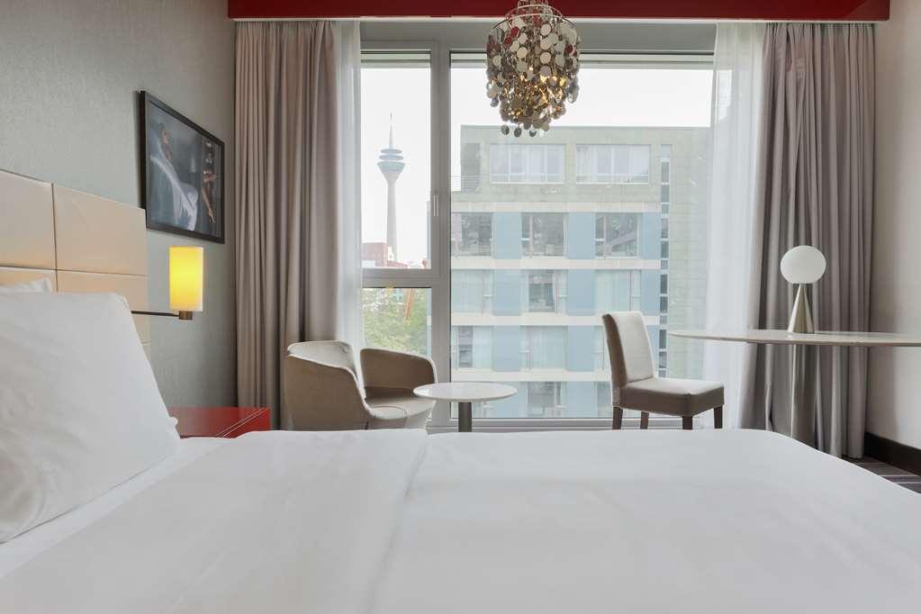 Radisson Blu Media Harbour Hotel, Duesseldorf Camera foto