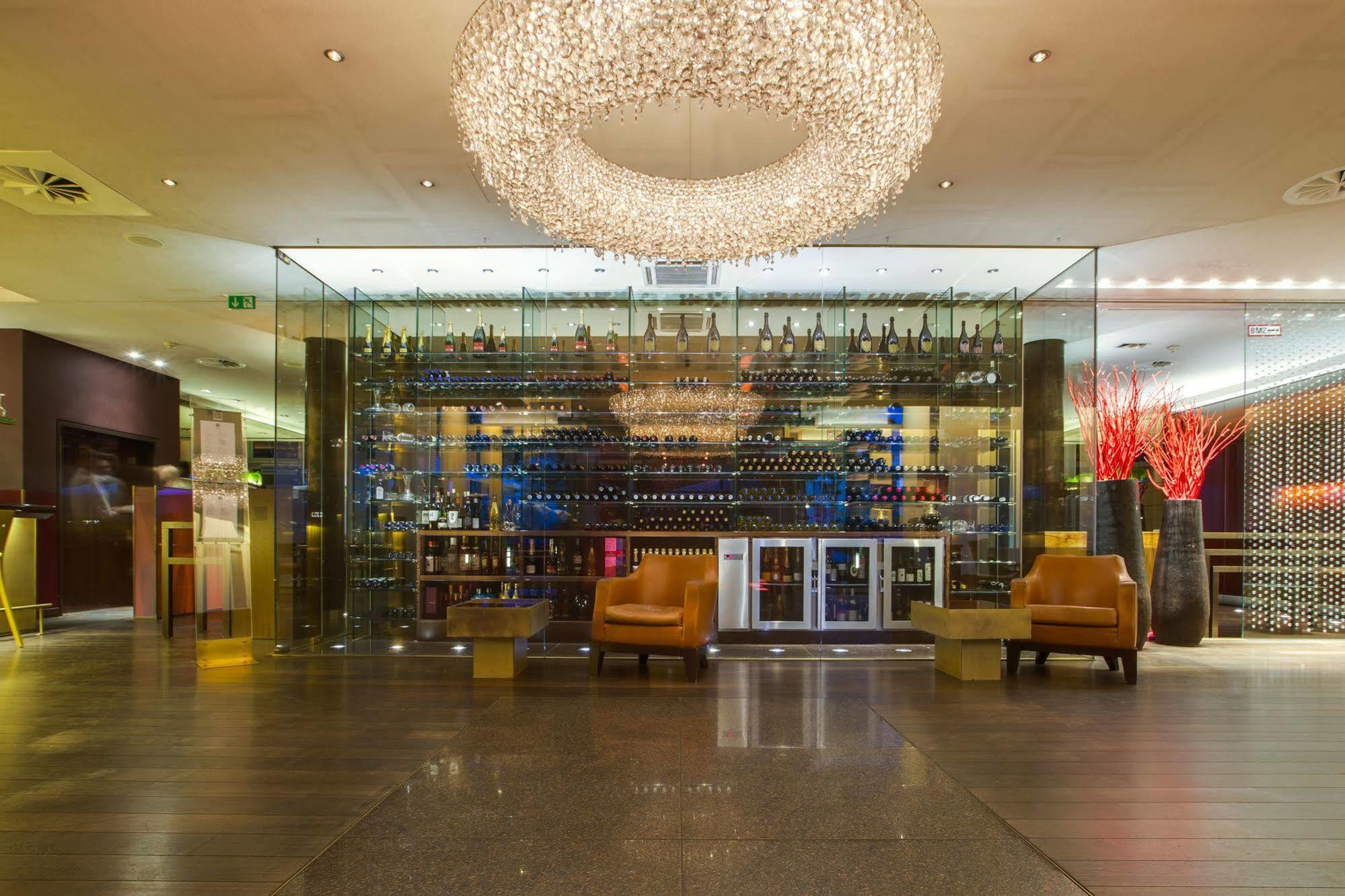 Radisson Blu Media Harbour Hotel, Duesseldorf Esterno foto